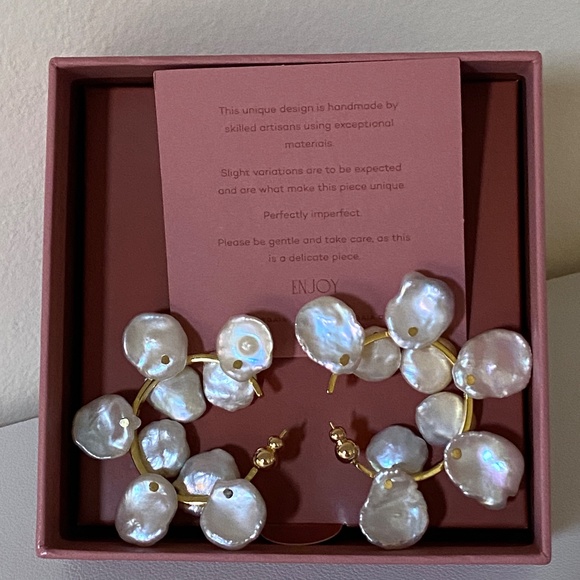 Cult Gaia Devora Keshi Freshwater Post Back Pearl Earrings - Picture 11 of 15